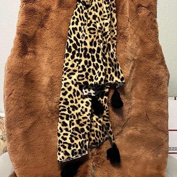 NORDSTROM RACK / PLUSH CARAMEL COVER / NWT - Picture 4 of 8